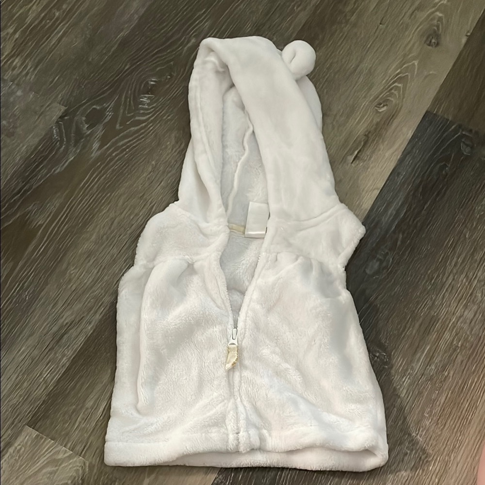 Cozy White Fleece Hooded Vest